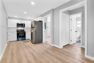 1841 Adams St #5, Hollywood: photo 1 of 23