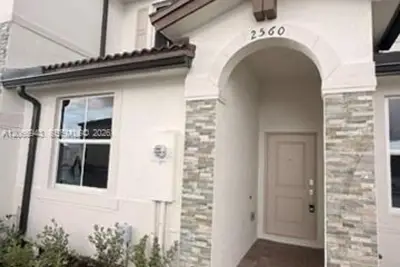 2560 SE 25th Rd, Homestead: photo 1 of 11