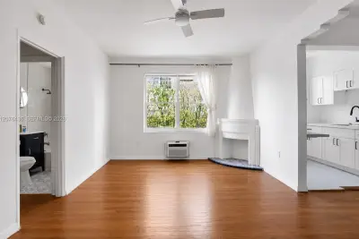 1525 Meridian Ave #106, Miami Beach: photo 1 of 32
