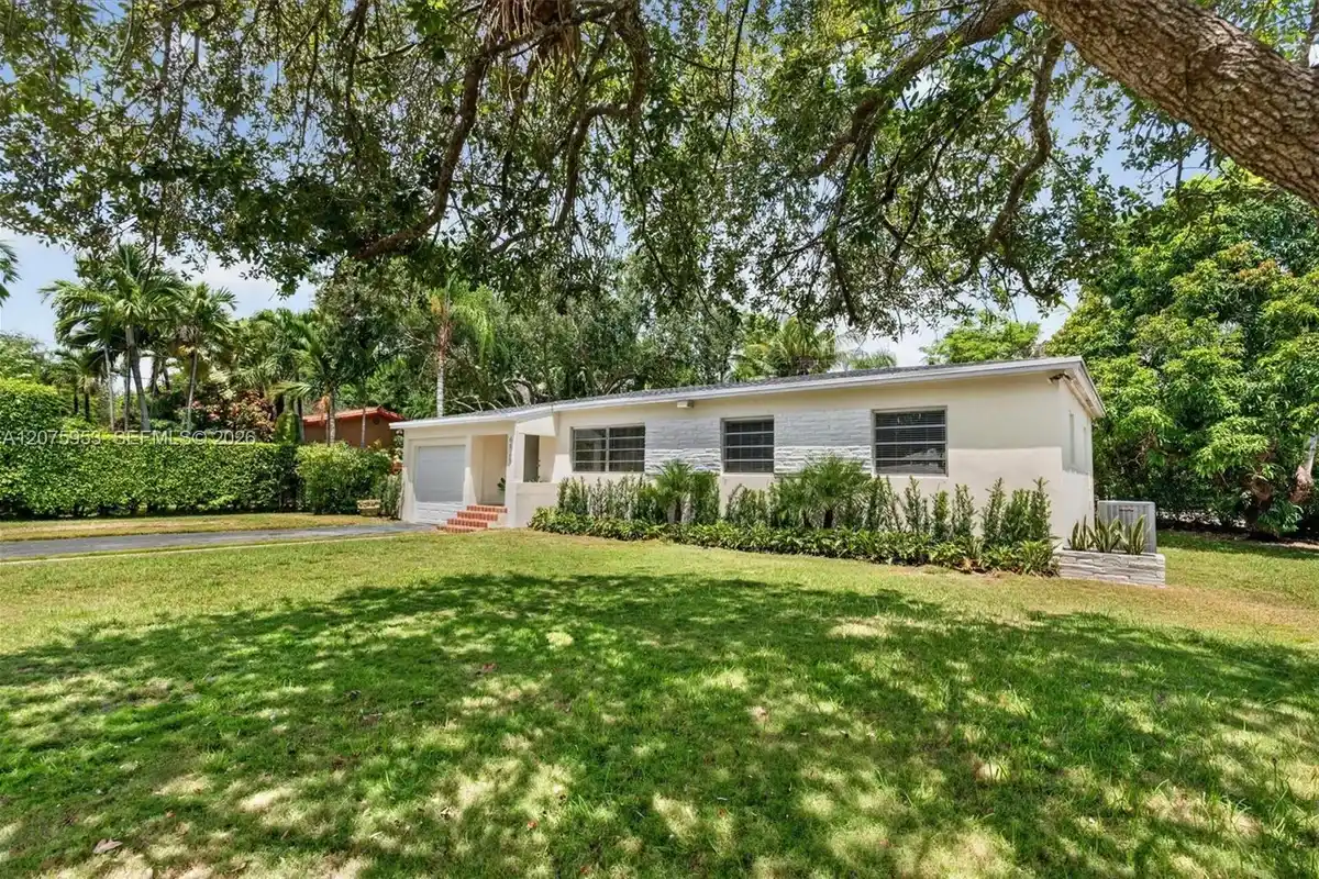 6629 SW 65th St, South Miami: photo 1 of 44
