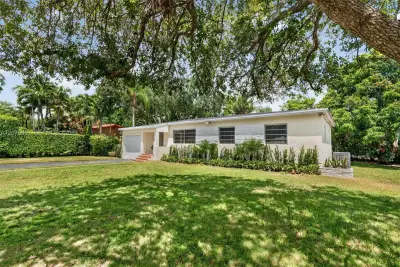 6629 SW 65th St, South Miami: photo 1 of 44