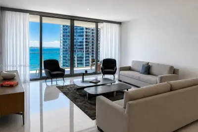 300 Biscayne Blvd Way #4404, Miami: photo 1 of 48