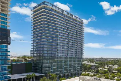 1170 E Hallandale Beach Blvd #304, Hallandale Beach: photo 1 of 44