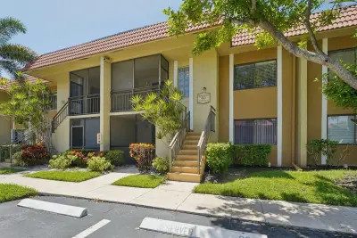 327 Lakeview Dr #203, Weston: photo 1 of 29