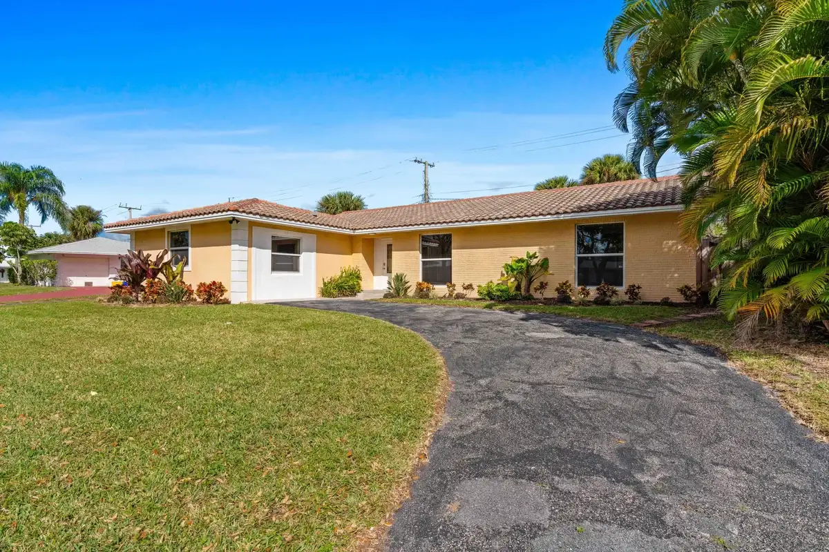 3697 Holly Dr, Palm Beach Gardens: photo 1 of 38