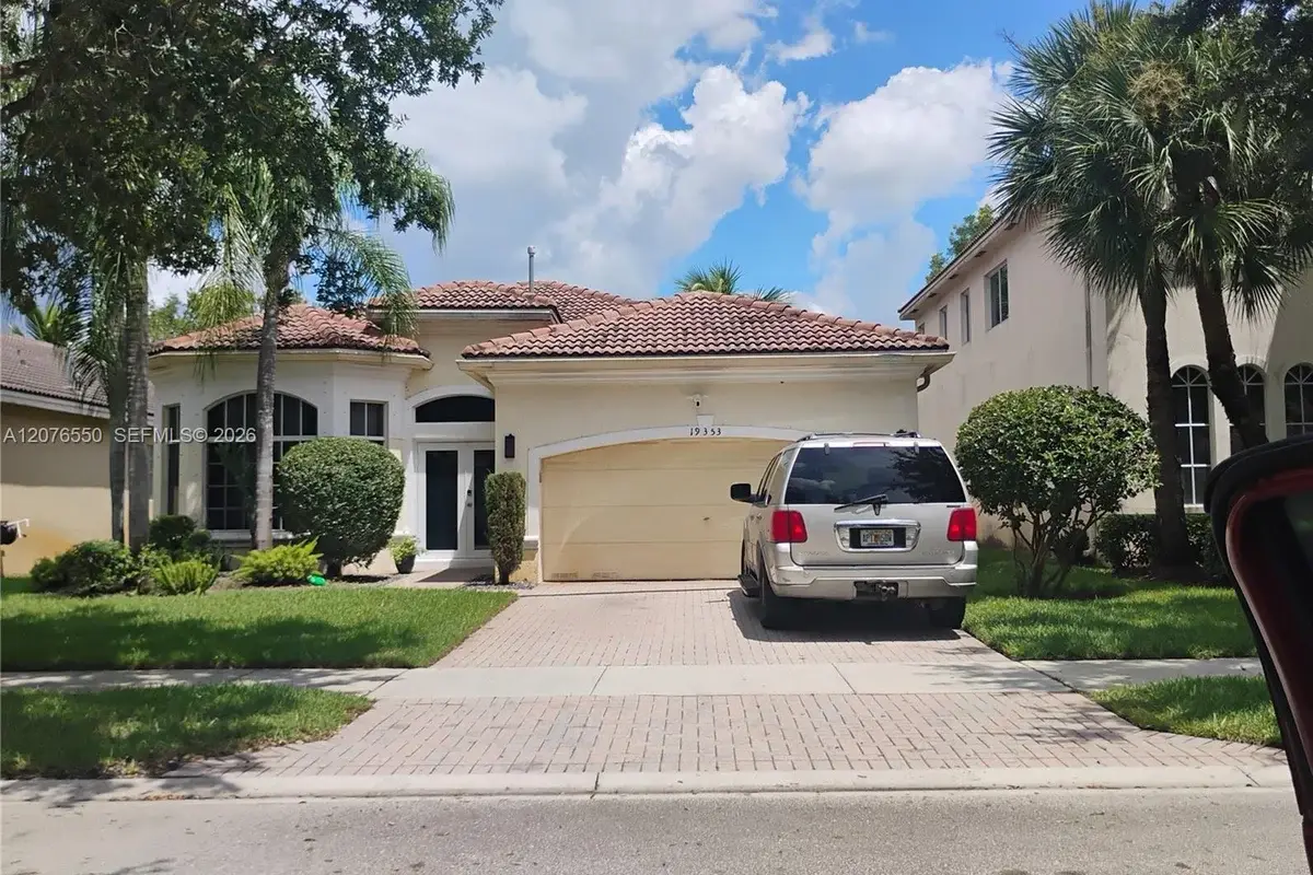 19353 SW 60th Ct, Pembroke Pines: photo 1 of 7