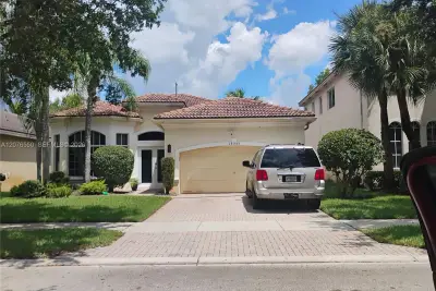 19353 SW 60th Ct, Pembroke Pines: photo 1 of 7