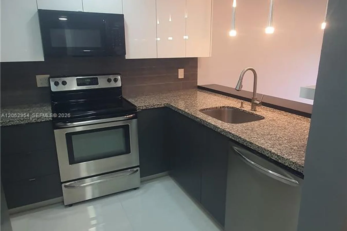 Condo in Sunrise: photo 1 of 16