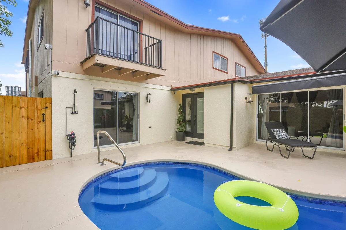 4180 N Landar Dr, Lake Worth: photo 1 of 35
