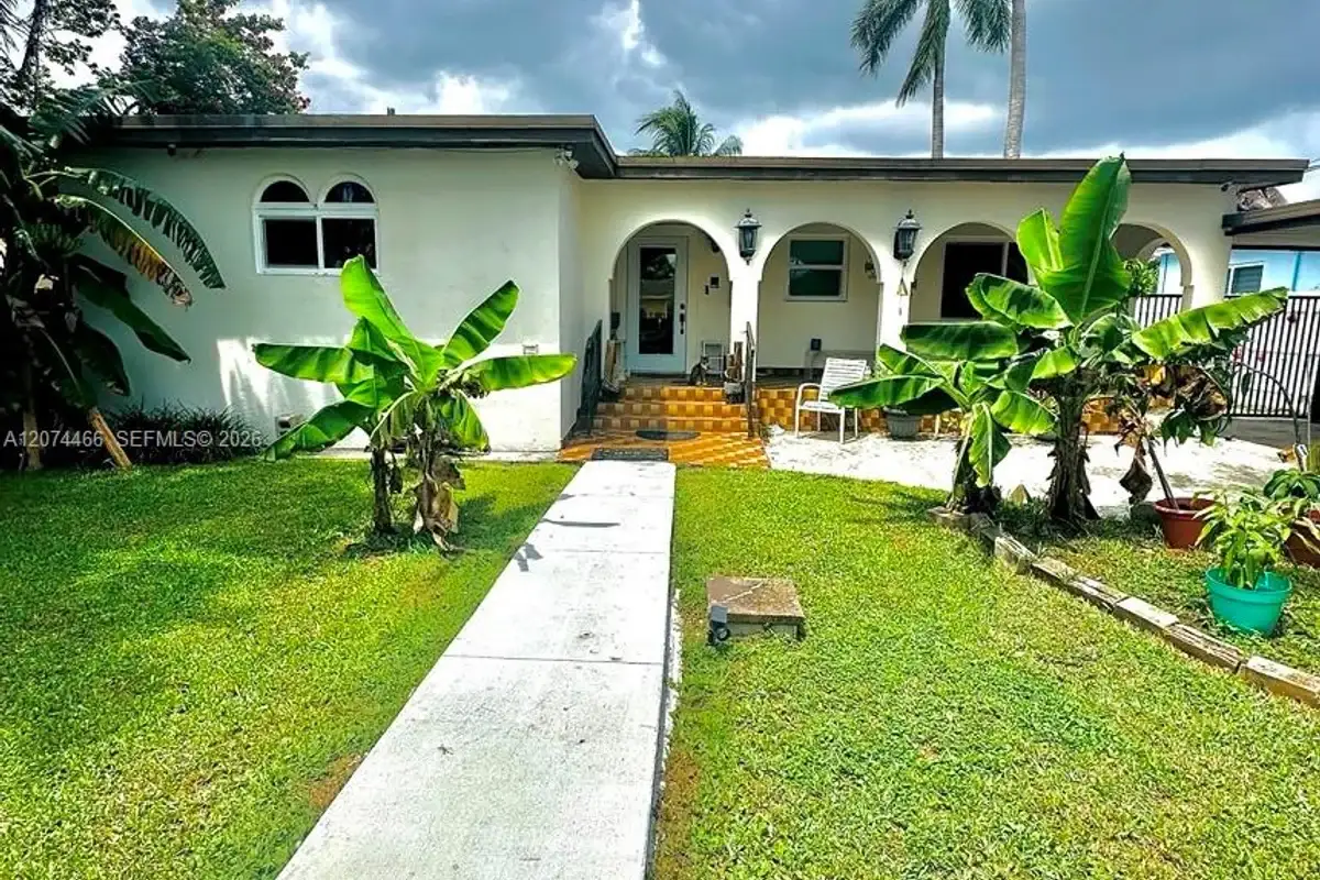 3351 NW 20th St, Miami: photo 1 of 61