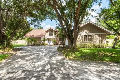 123 Coco Ln, Jupiter: photo 1 of 37