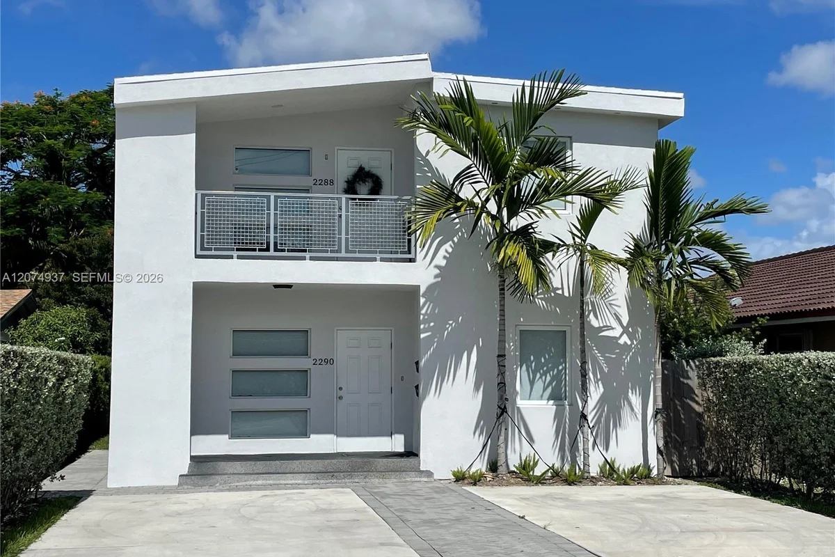 2290 SW 58th Ave, Miami: photo 1 of 8