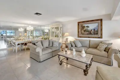 1670 NW 18th Ave #202, Delray Beach: photo 1 of 33