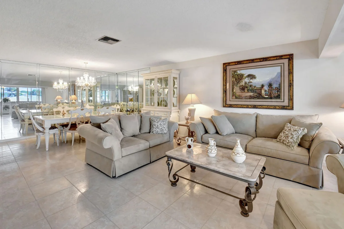 1670 NW 18th Ave #202, Delray Beach: photo 1 of 33
