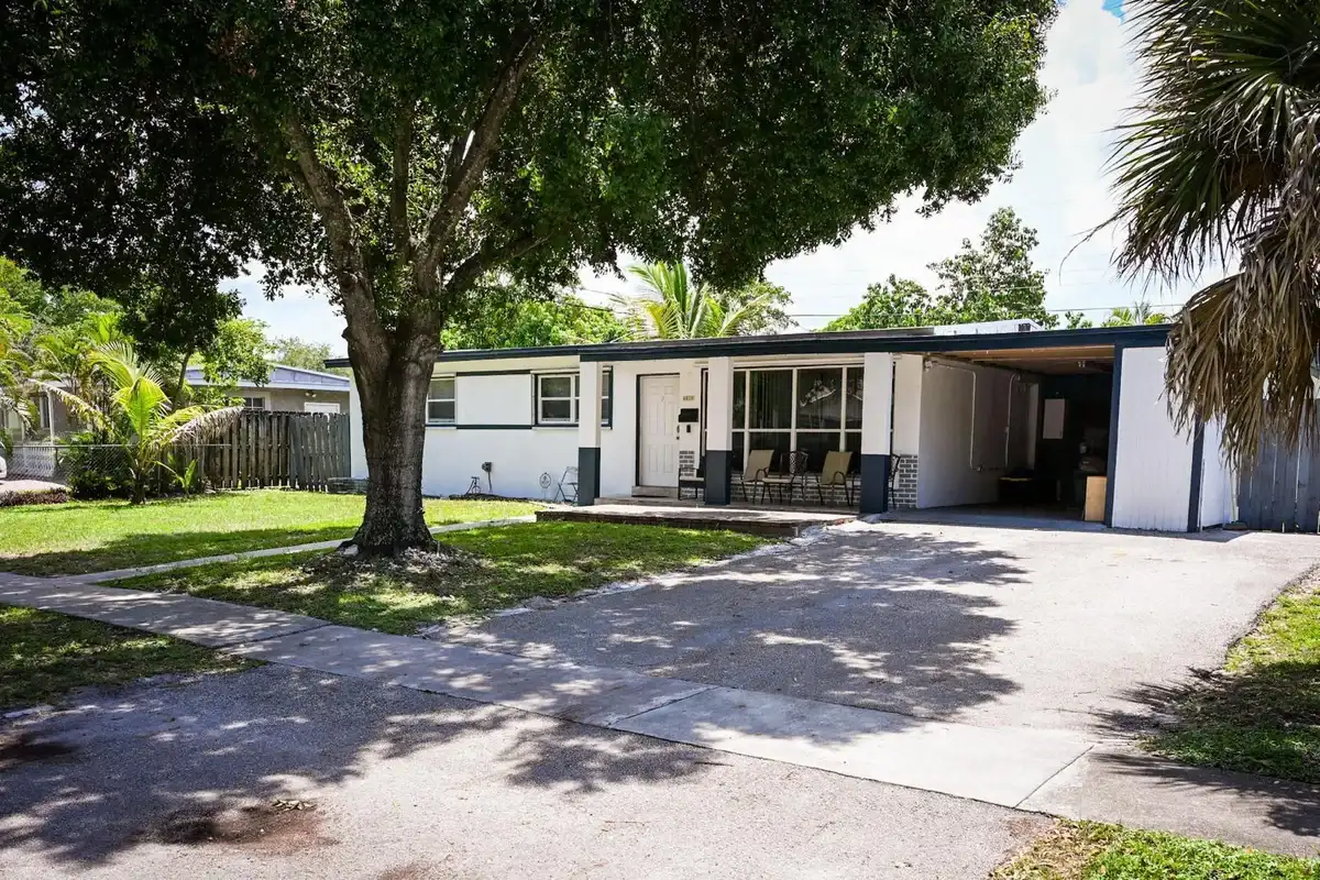 6814 NW 14th St, Plantation: photo 1 of 22