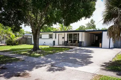 6814 NW 14th St, Plantation: photo 1 of 22