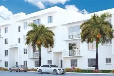 2651 NE 212th Ter #207, Miami: photo 1 of 18