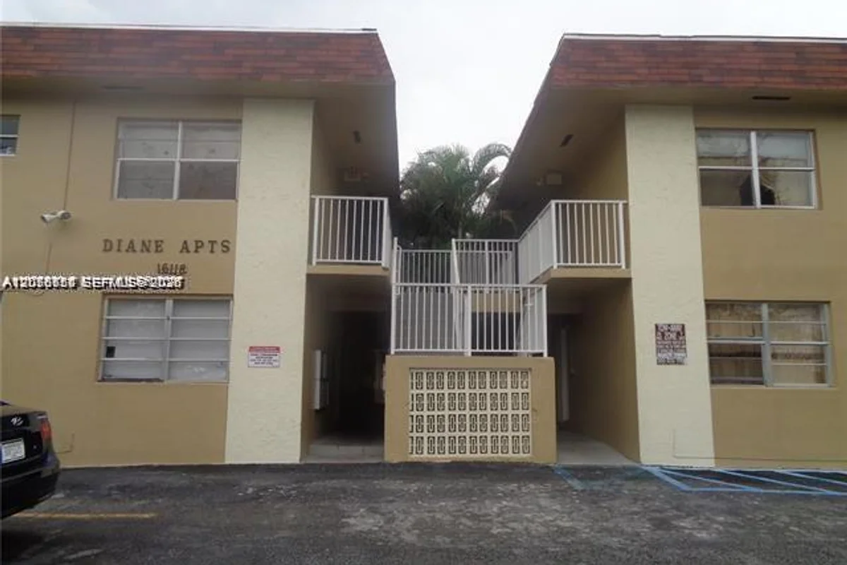 16150 NE 21st Ave #6, North Miami Beach: photo 1 of 9