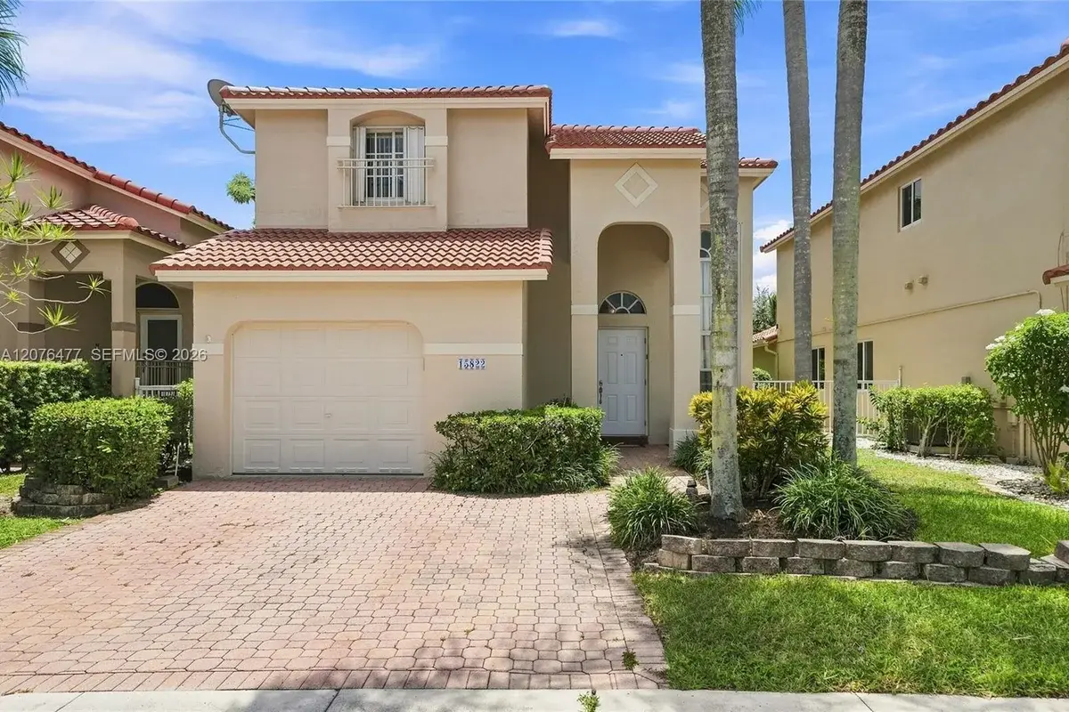 15822 SW 16th Ct, Pembroke Pines: photo 1 of 56