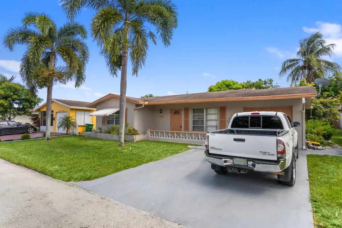 4818 NW 58th St, Tamarac: photo 1 of 34