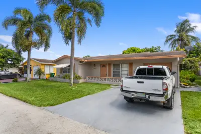 4818 NW 58th St, Tamarac: photo 1 of 34