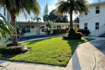 1077 SE 22nd Ave #N8, Pompano Beach: photo 1 of 19