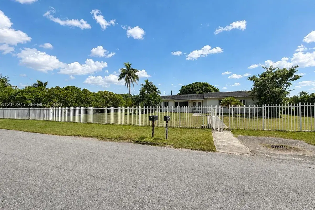 20890 SW 236th St, Homestead: photo 1 of 55