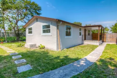 2960 Chickamauga Ave, West Palm Beach: photo 1 of 35