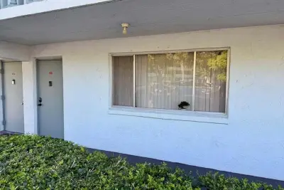 2000 Springdale Blvd #102, Palm Springs: photo 1 of 11