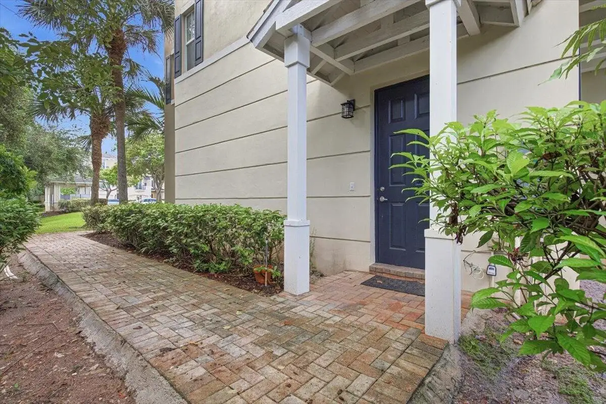 520 NW 39th Cir, Boca Raton: photo 1 of 34