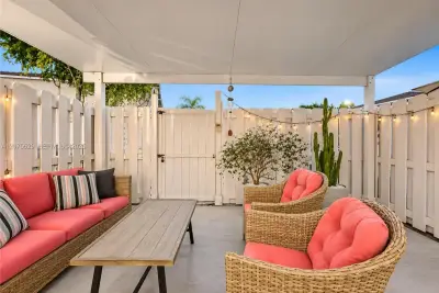 13891 SW 64th St, Miami: photo 1 of 1