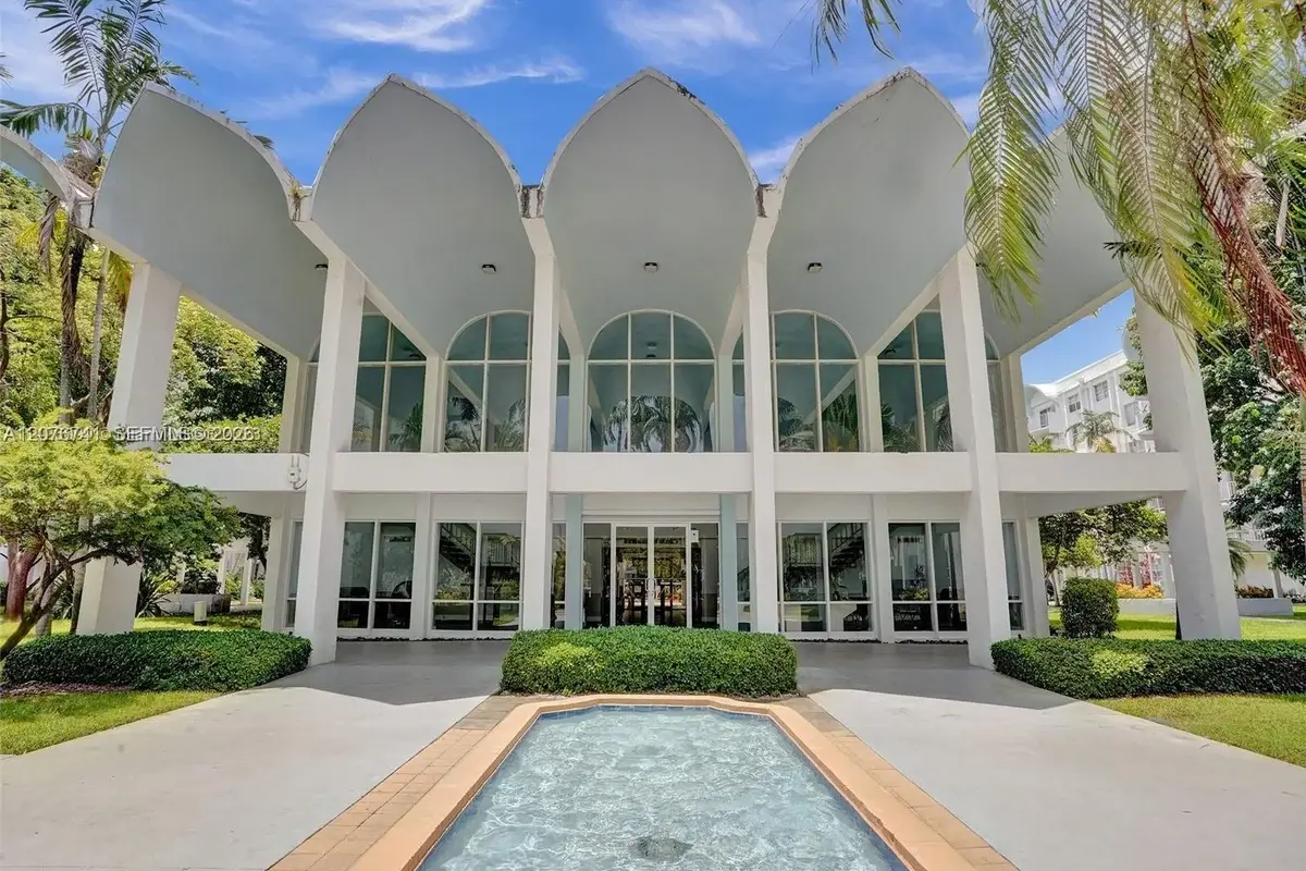 496 NW 165th St Rd #D-310, Miami: photo 1 of 16