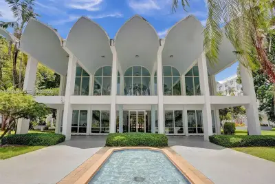 496 NW 165th St Rd #D-310, Miami: photo 1 of 16