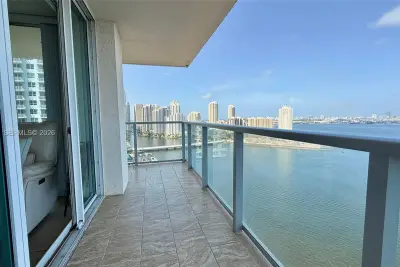 1155 Brickell Bay Dr #2310, Miami: photo 1 of 31