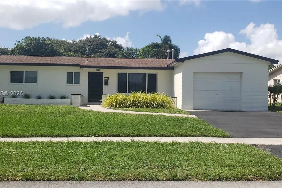 8320 NW 24th Ct, Pembroke Pines: photo 1 of 65