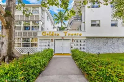15610 NE 6th Ave #30C, Miami: photo 1 of 23