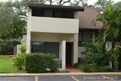 19424 NE 26th Ave #131B, Miami: photo 1 of 22