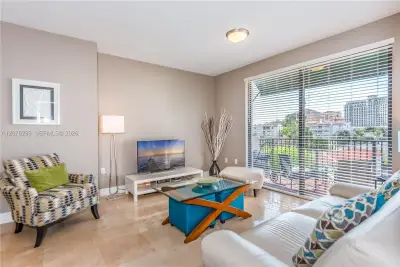 1650 Galiano St #408, Coral Gables: photo 1 of 27