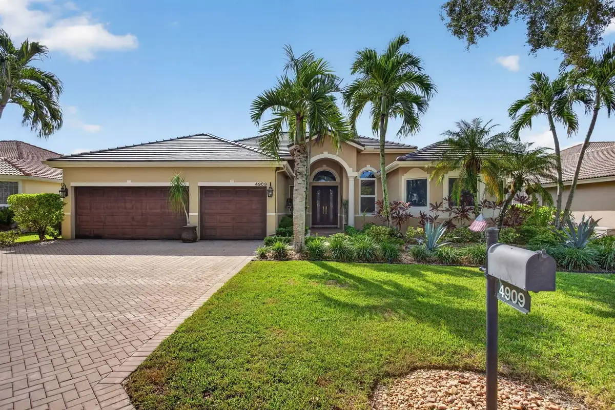 4909 NW 112th Dr, Coral Springs: photo 1 of 43