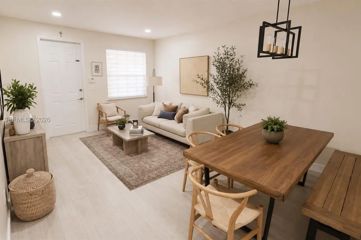 12991 SW 135th Ter, Miami: photo 1 of 16