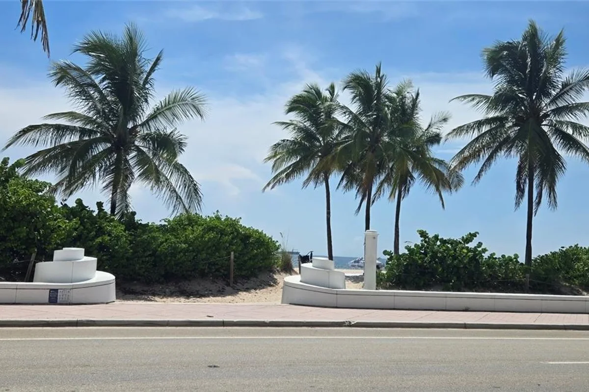 2715 N Ocean Blvd #2C, Fort Lauderdale: photo 1 of 14