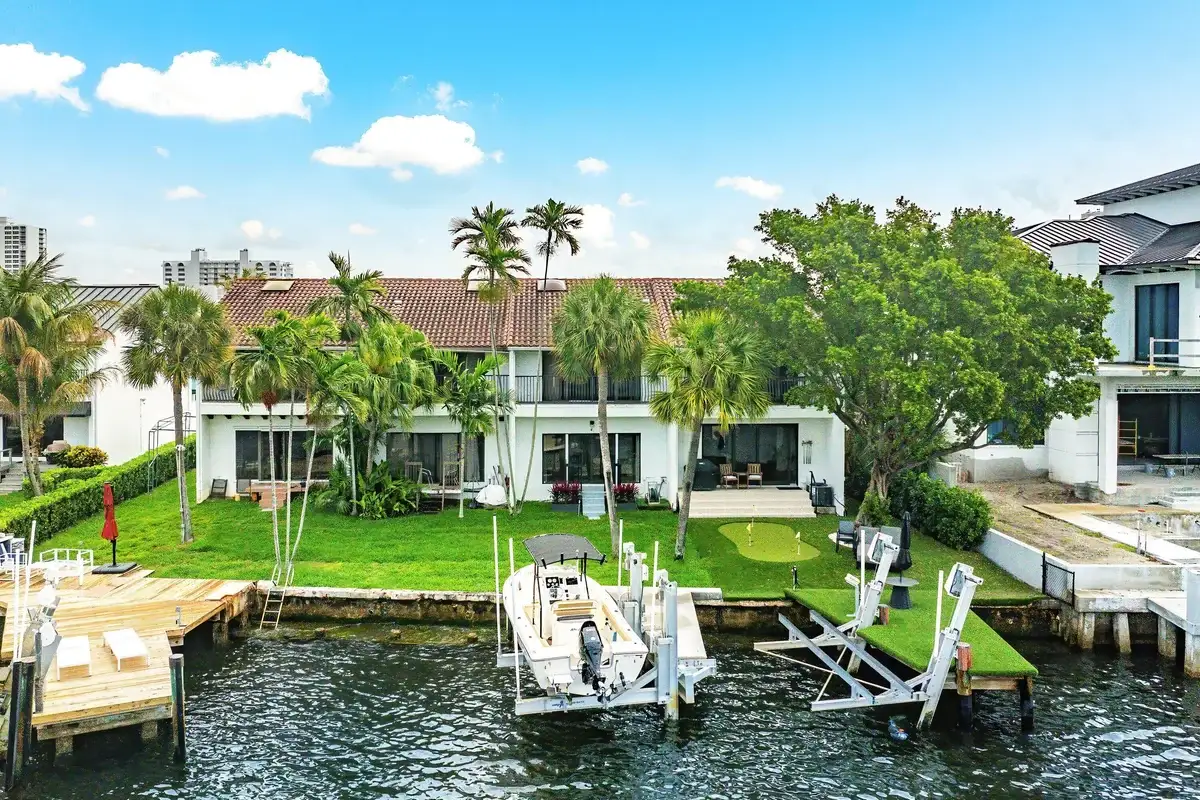 605 NE 19th Ave, Deerfield Beach: photo 1 of 40
