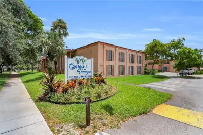 7100 Fairway Dr #K11, Miami Lakes: photo 1 of 21