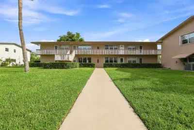 98 Norwich E, West Palm Beach: photo 1 of 18