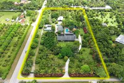 15720 SW 258th St, Homestead: photo 1 of 96