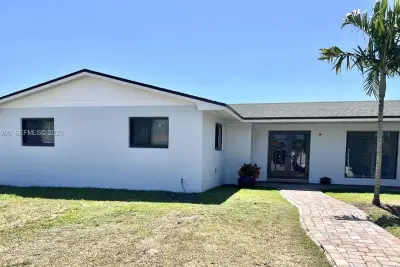 14072 SW 80th St, Miami: photo 1 of 16