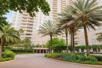 19501 W Country Club Dr #210, Aventura: photo 1 of 14