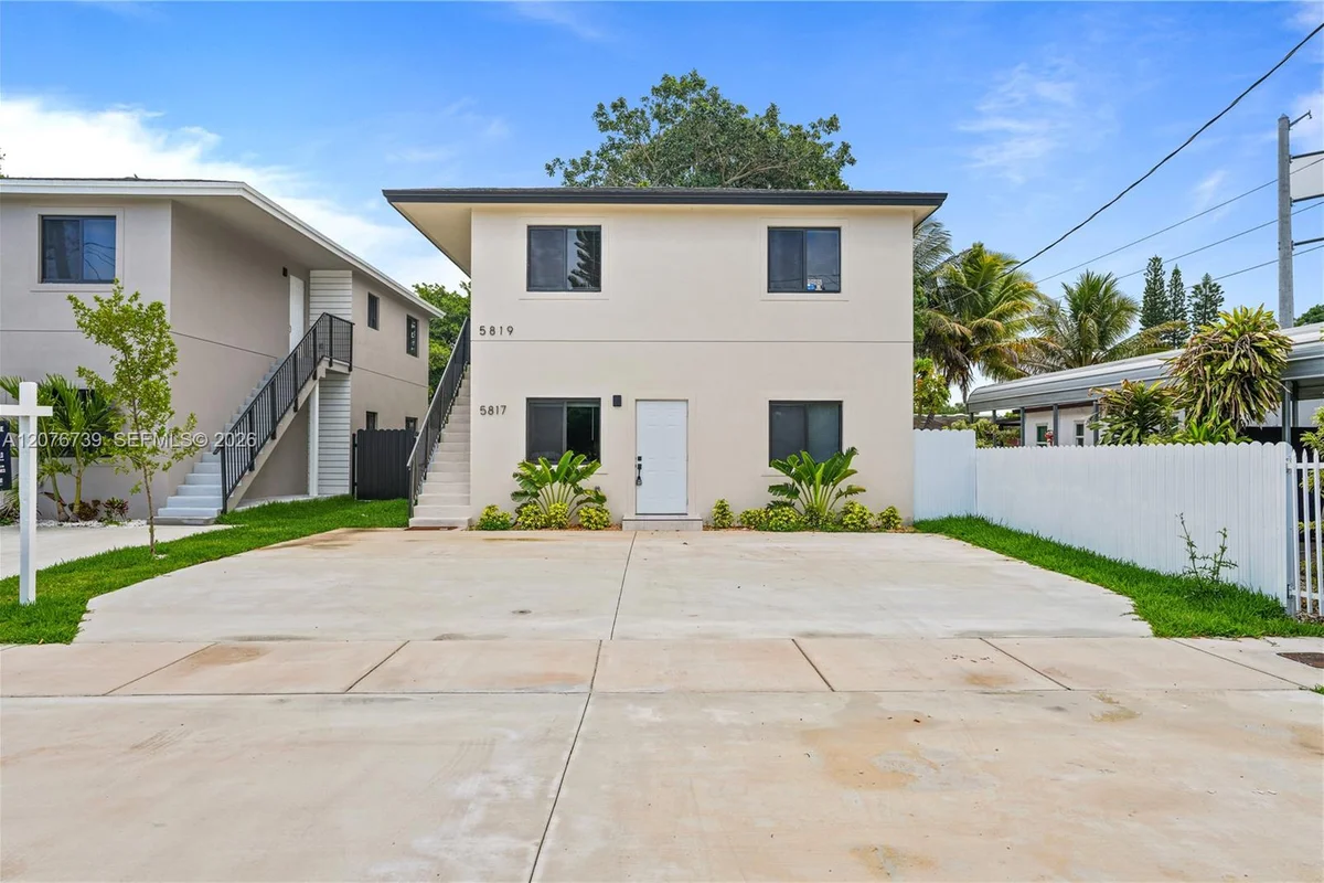 5817 NW 30th Ave, Miami: photo 1 of 30