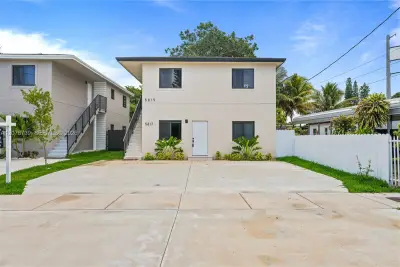 5817 NW 30th Ave, Miami: photo 1 of 30