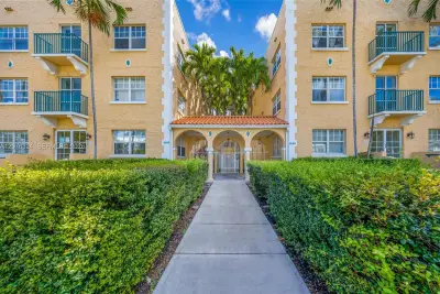 1255 Pennsylvania Ave #307, Miami Beach: photo 1 of 21